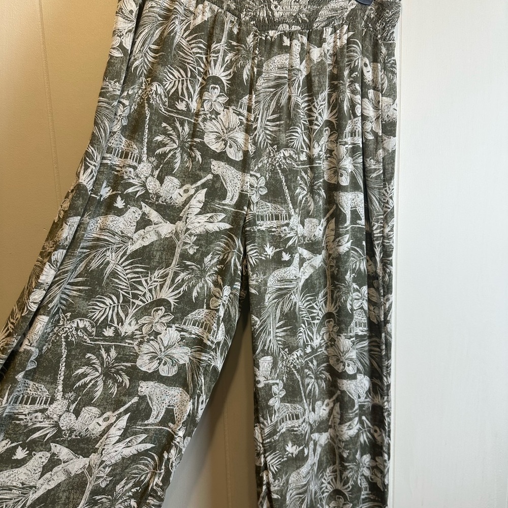 Tropical Print Wide-Leg Pants